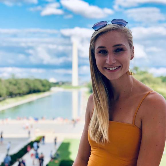 Meet your Posher, Andrea - Picture 1 of 1